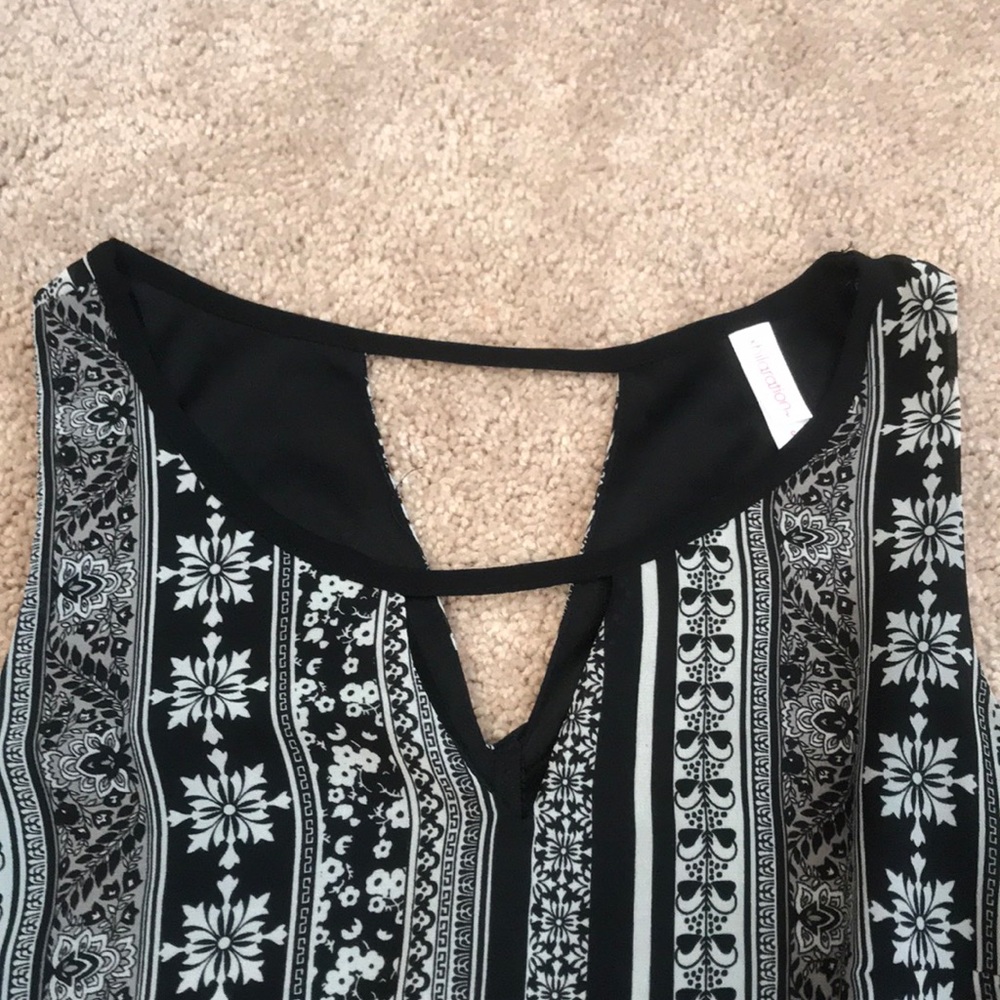 Dress - Picture 3 of 4